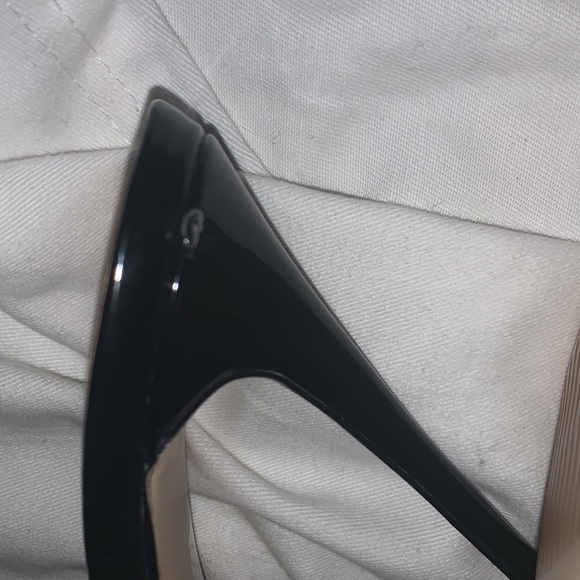 FEMMELA Black patent vegan leather mule. - Picture 5 of 10